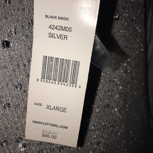 Silver knit with beaded collar embellishment. - Picture 8 of 8